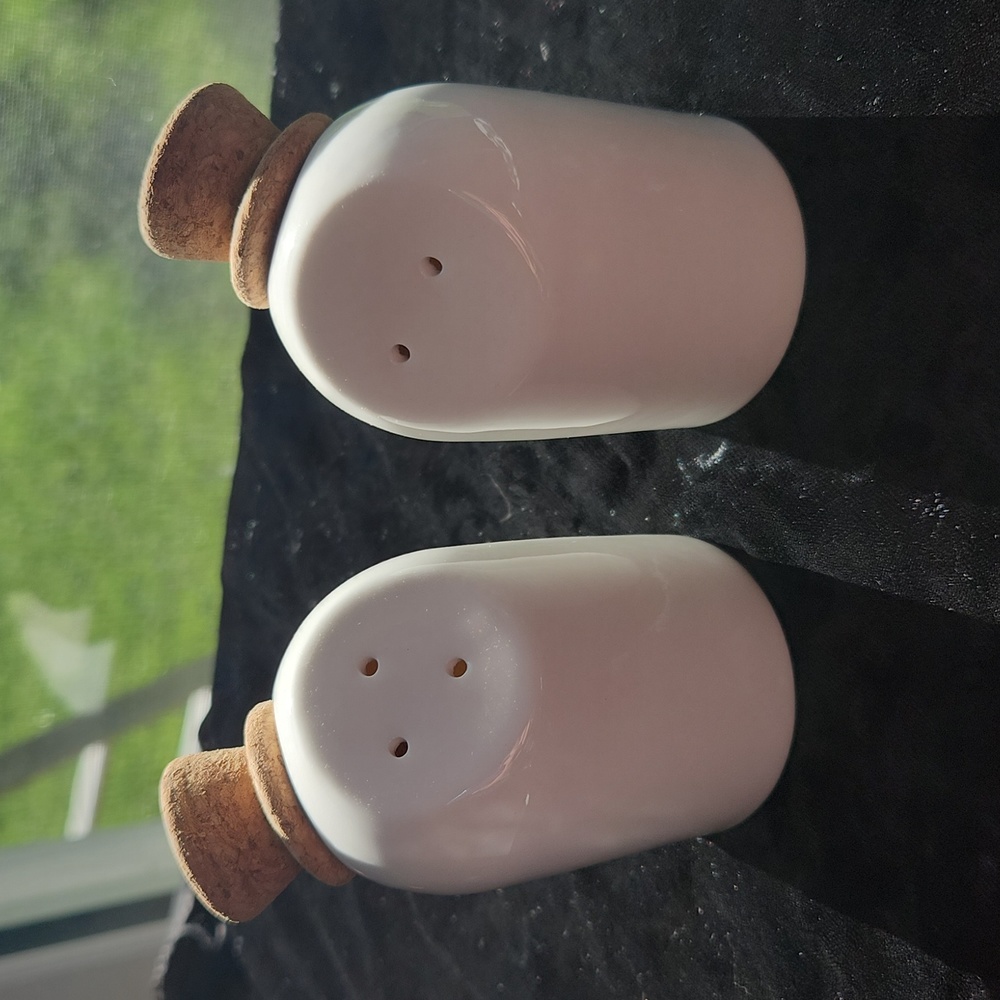 Lifver Salt & Pepper shakers ☆ white porcelain ☆ cork tops ☆ BRAND NEW in box ☆